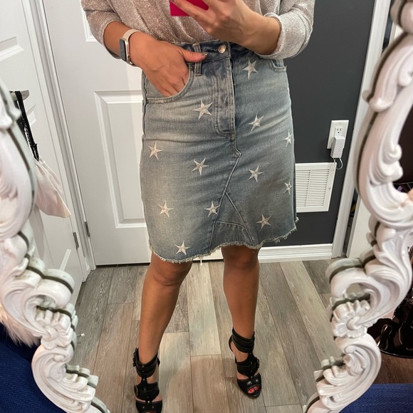 Adorable jean skirt - Picture 3 of 10